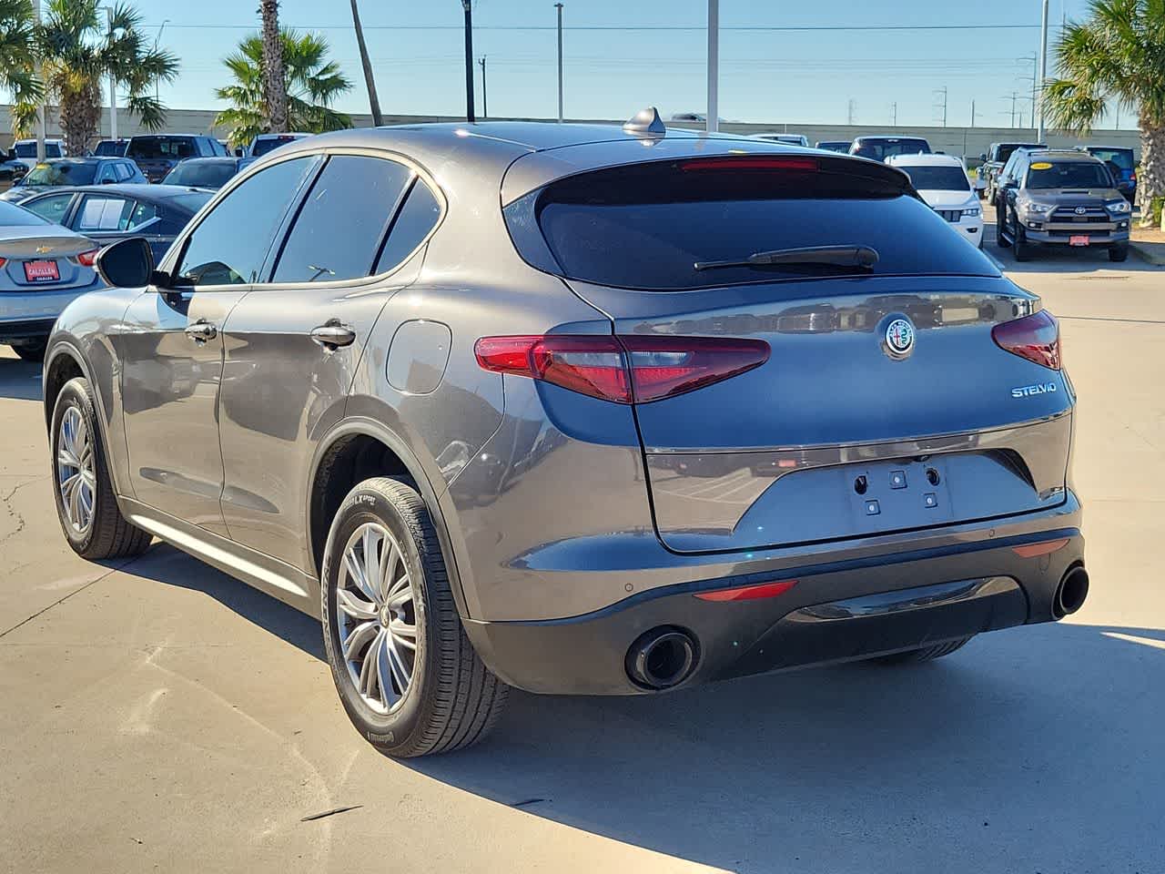 Thumbnail: 2023 Alfa Romeo Stelvio - 12