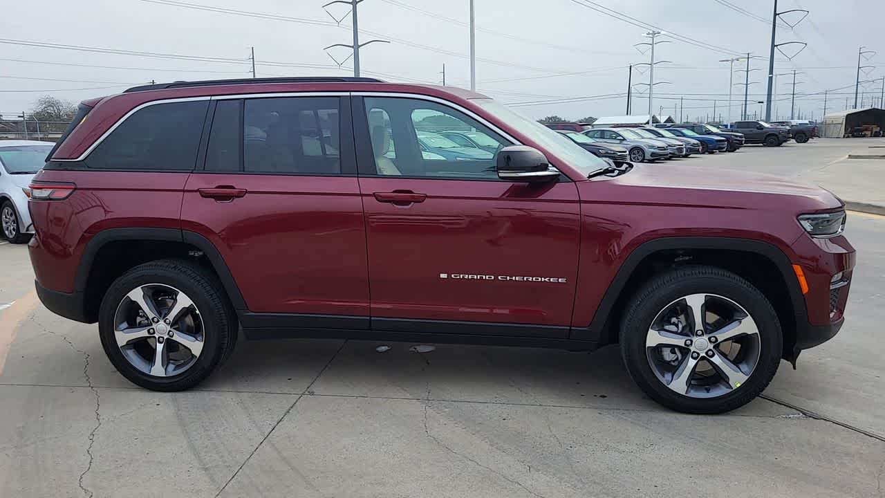 Thumbnail: 2025 Jeep Grand Cherokee - 9