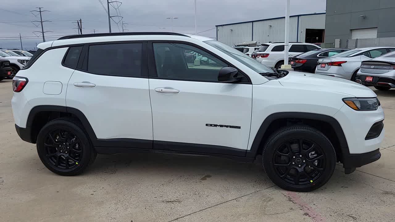 Thumbnail: 2026 Jeep Compass - 9