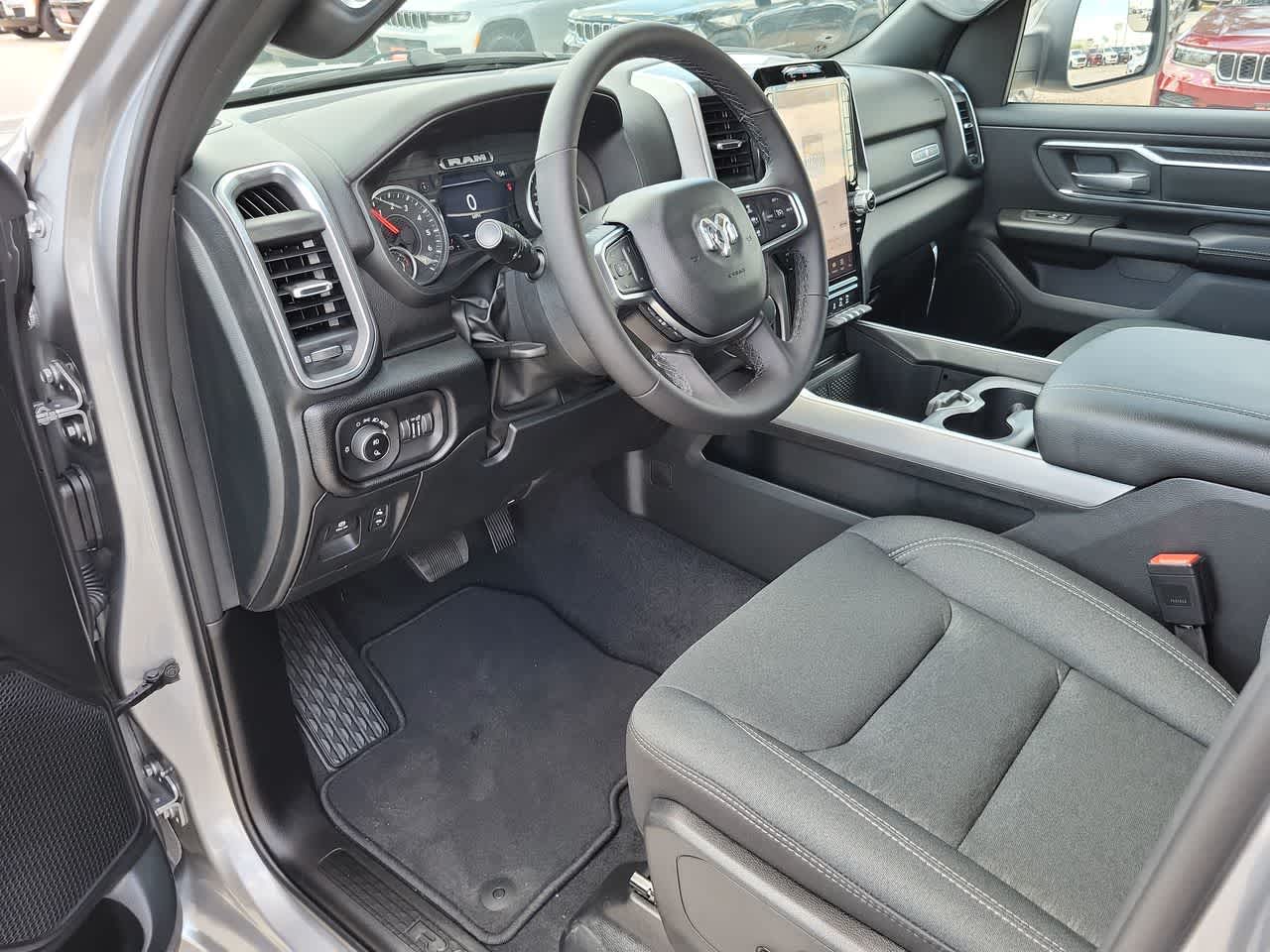 Thumbnail: 2025 RAM 1500 - 10
