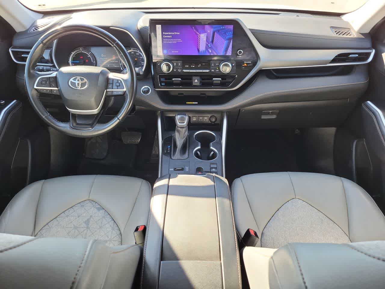 Thumbnail: 2023 Toyota Highlander - 18