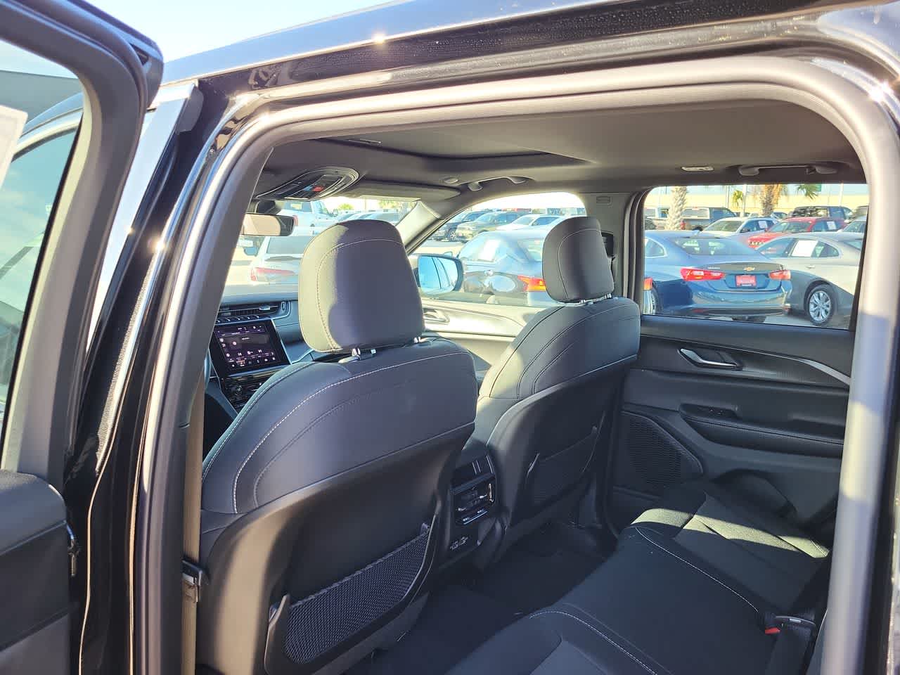 Thumbnail: 2025 Jeep Grand Cherokee - 20