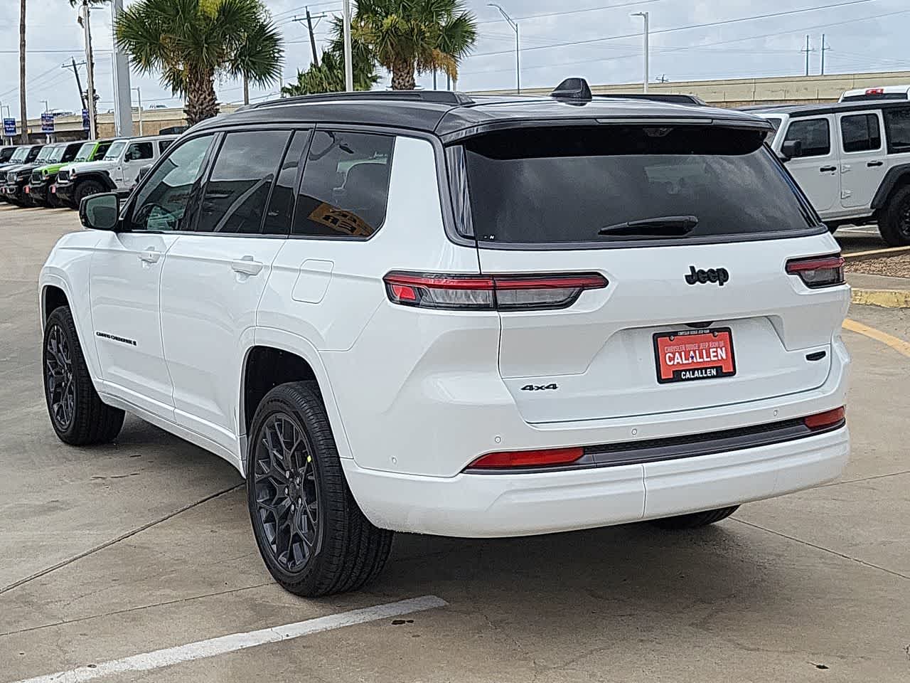 Thumbnail: 2026 Jeep Grand Cherokee - 12