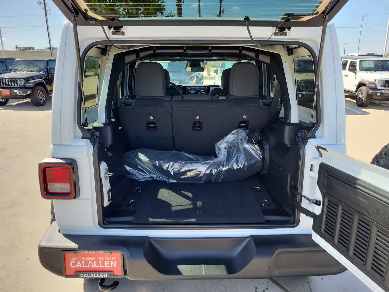 Thumbnail: 2026 Jeep Wrangler - 27