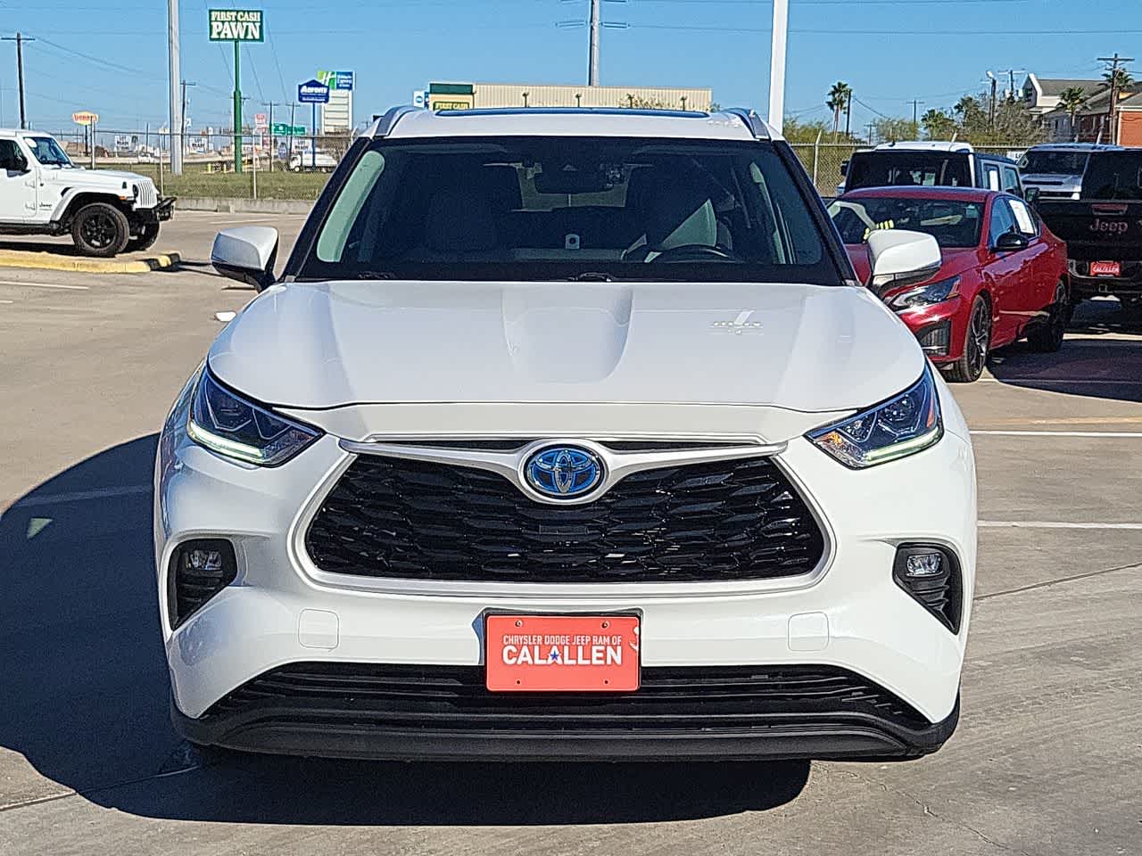 Thumbnail: 2023 Toyota Highlander - 14