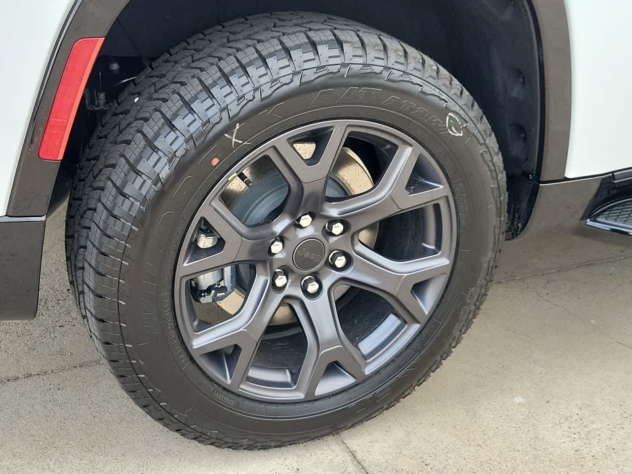 Thumbnail: 2026 Jeep Grand Wagoneer - 16