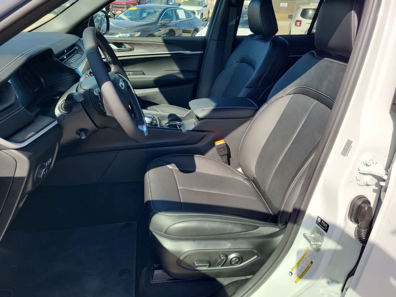 Thumbnail: 2026 Jeep Grand Cherokee - 19