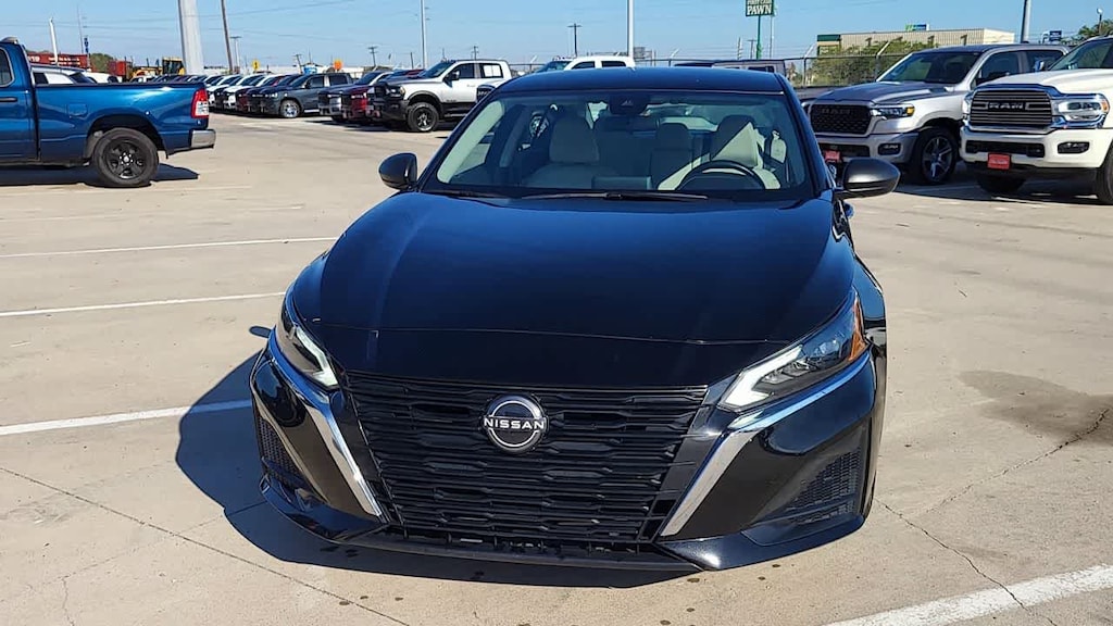 Used 2024 Nissan Altima 2.5 SV Sedan