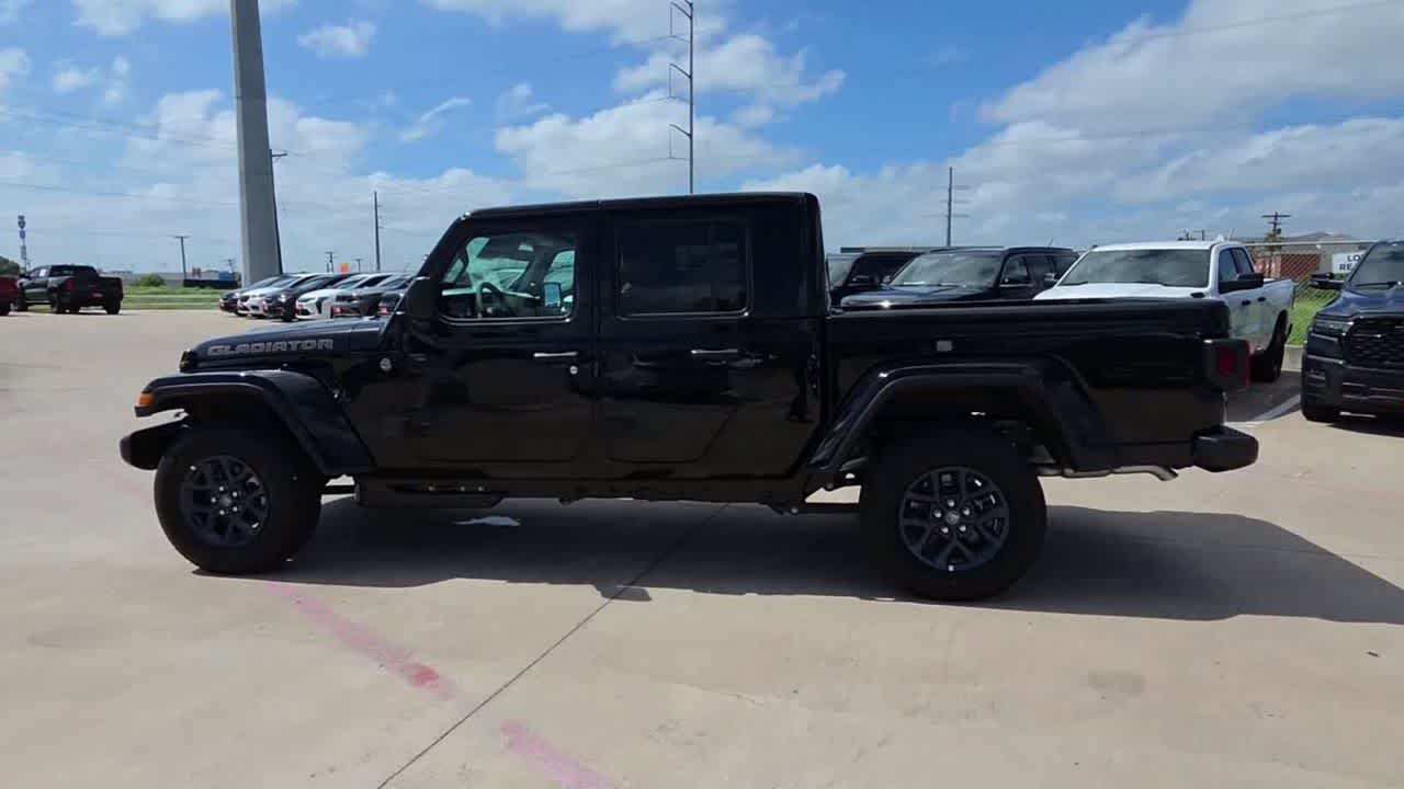Thumbnail: 2026 Jeep Gladiator - 5