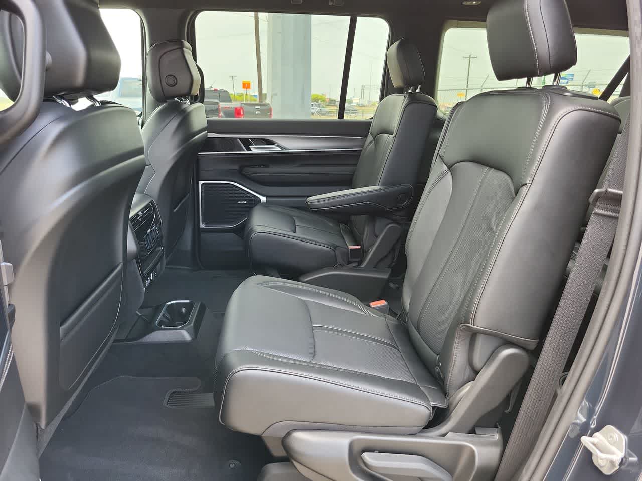 2024 Jeep Wagoneer Carbide 21