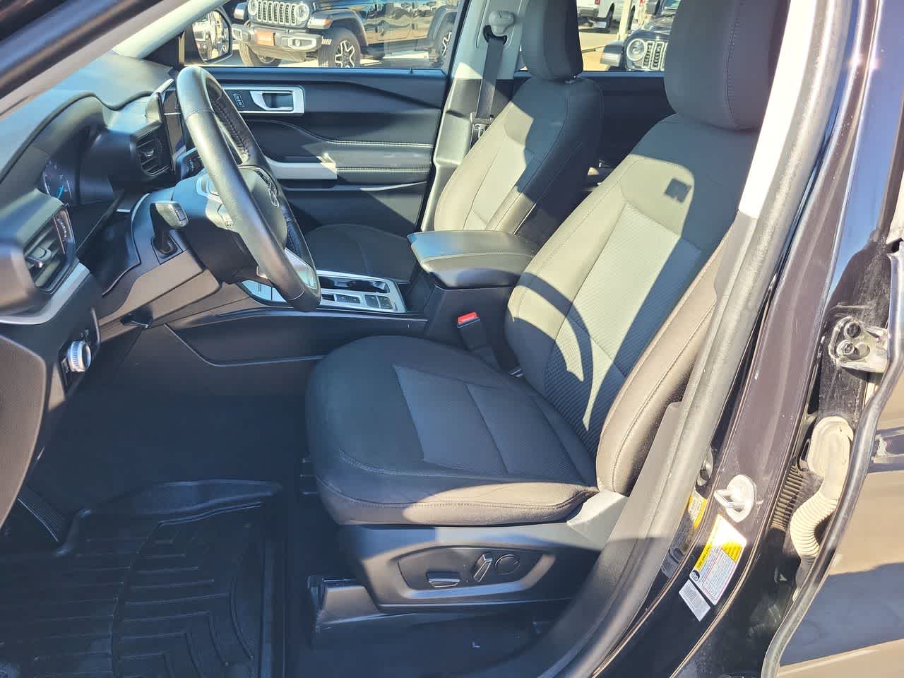 Thumbnail: 2022 Ford Explorer - 19