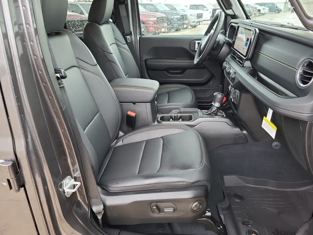 Thumbnail: 2025 Jeep Gladiator - 22