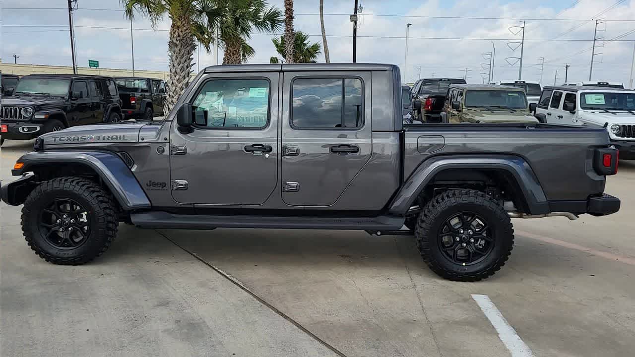 Thumbnail: 2026 Jeep Gladiator - 5