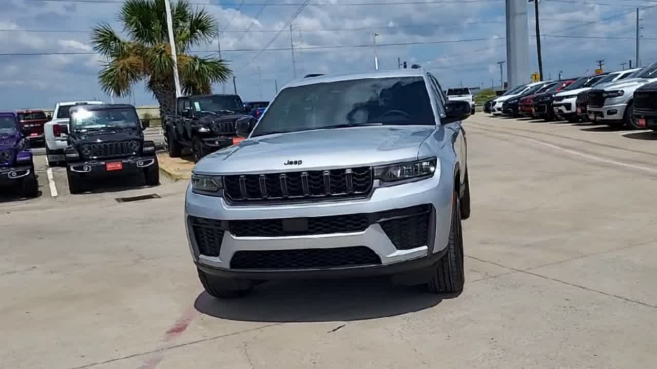 Thumbnail: 2026 Jeep Grand Cherokee L - 3