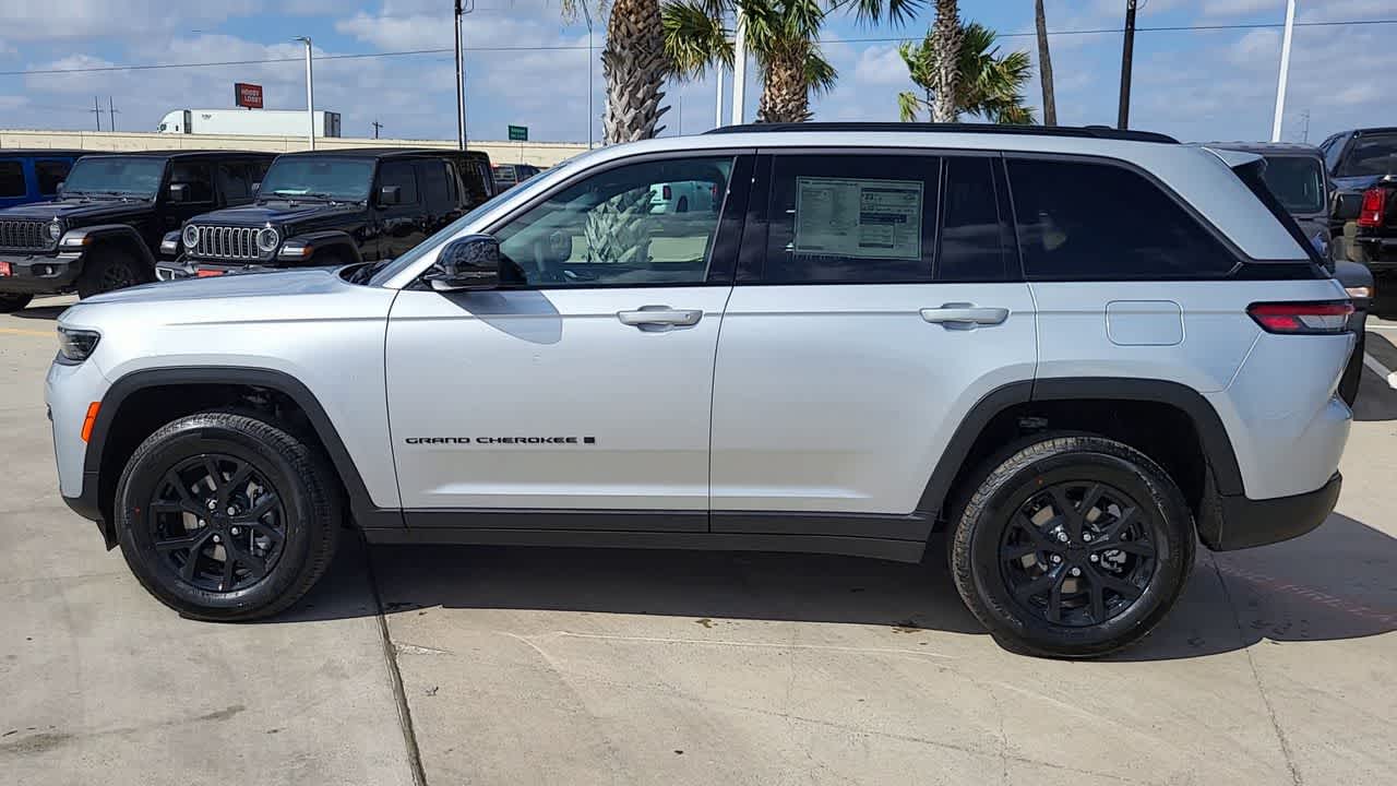 Thumbnail: 2026 Jeep Grand Cherokee - 5