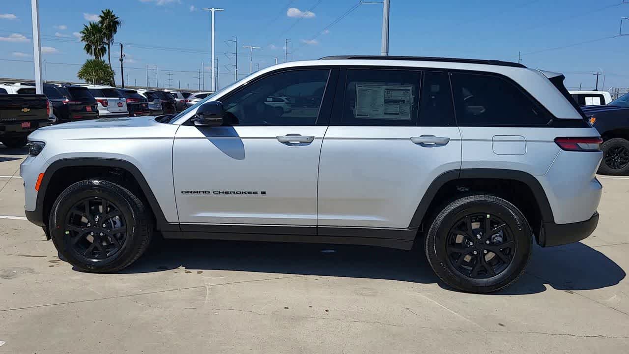 Thumbnail: 2025 Jeep Grand Cherokee - 5