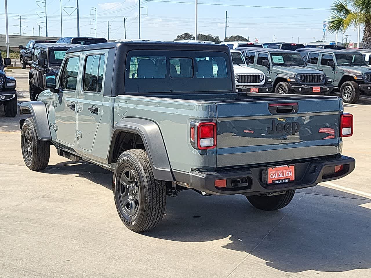 Thumbnail: 2026 Jeep Gladiator - 12