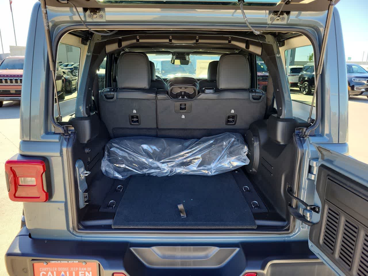 Thumbnail: 2026 Jeep Wrangler - 27