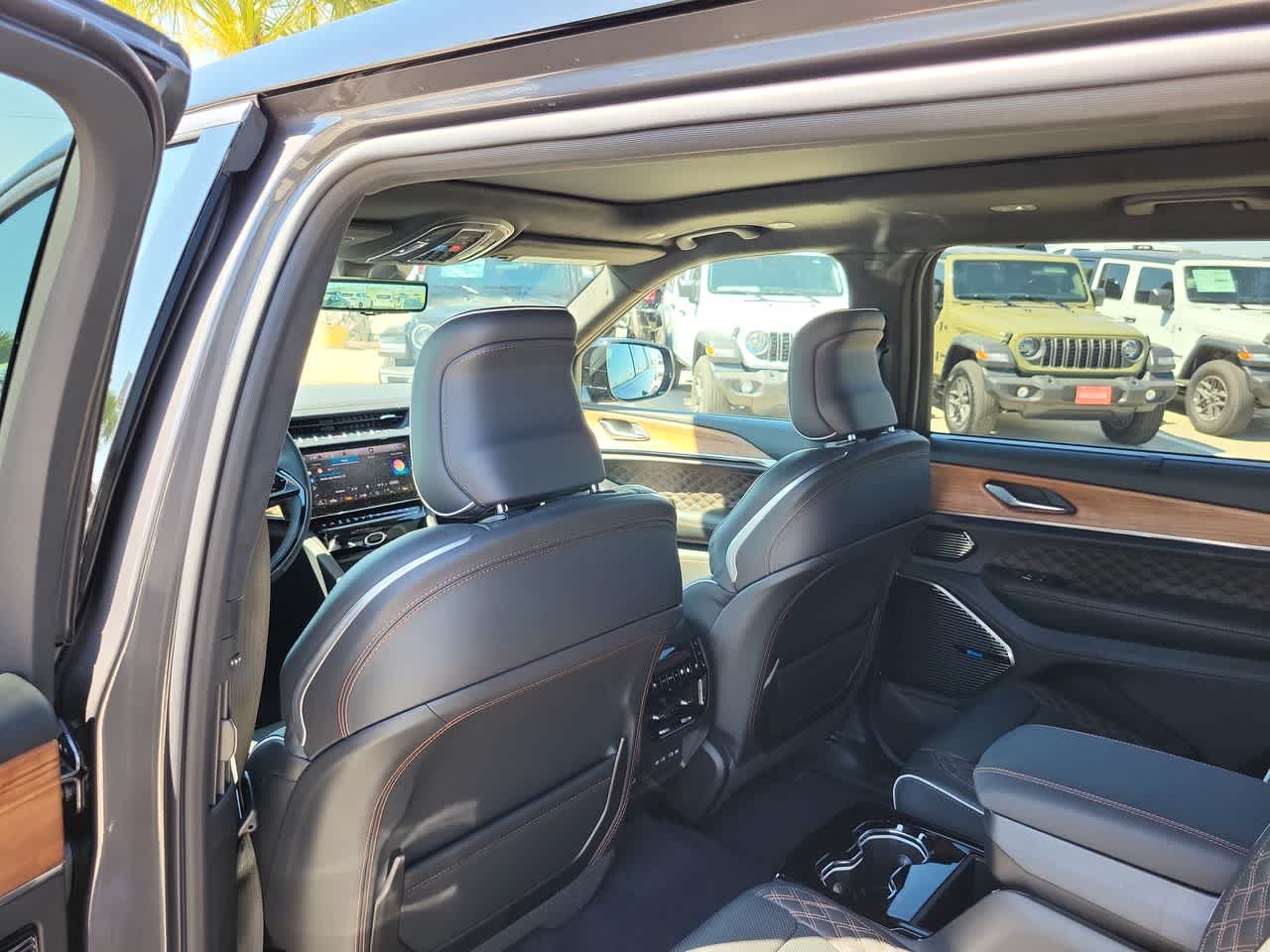 Thumbnail: 2026 Jeep Grand Cherokee - 20