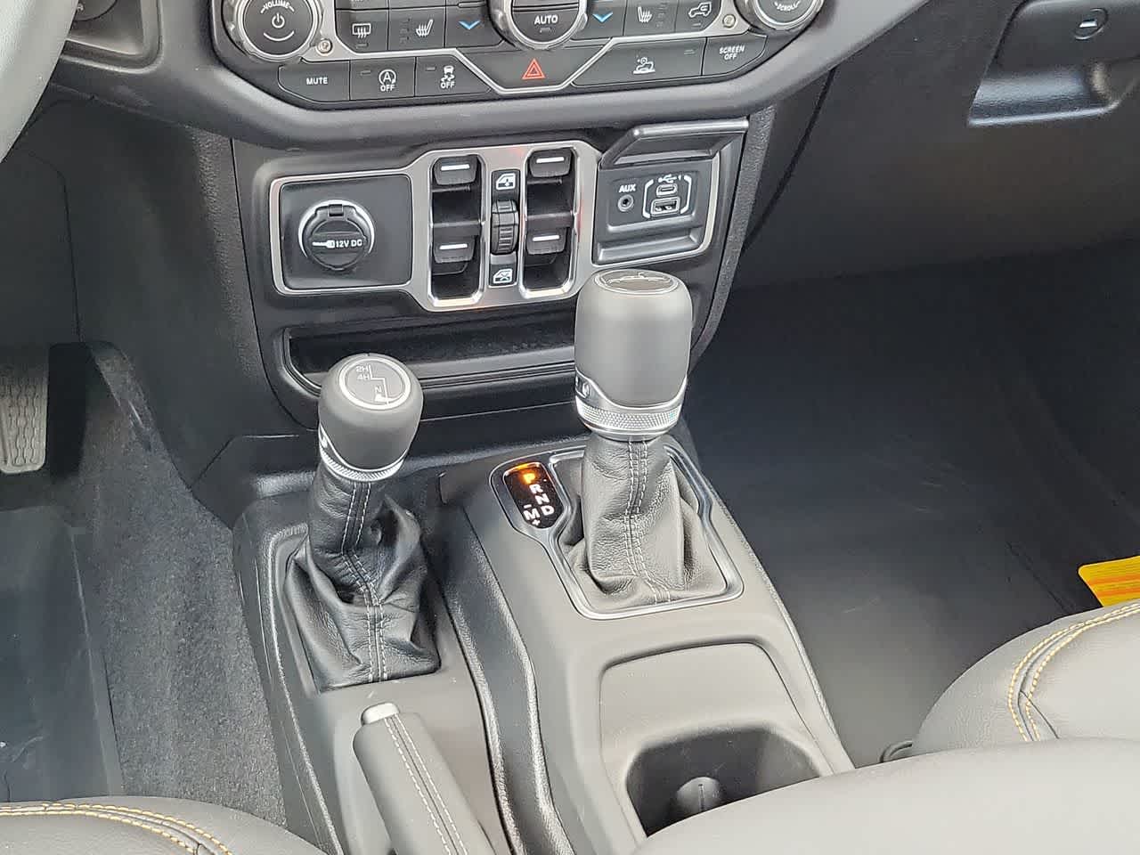 Thumbnail: 2025 Jeep Gladiator - 25