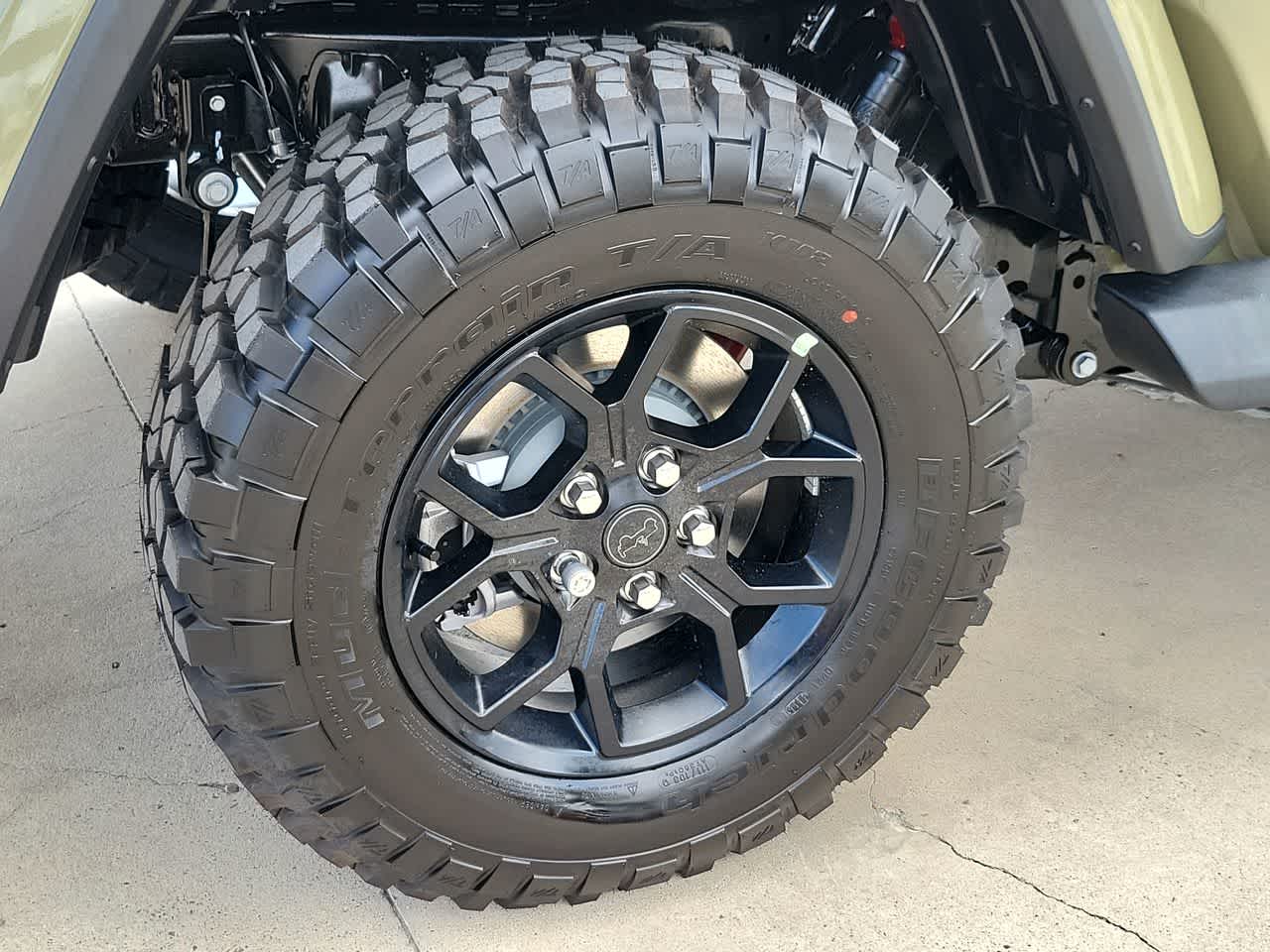 Thumbnail: 2025 Jeep Gladiator - 16