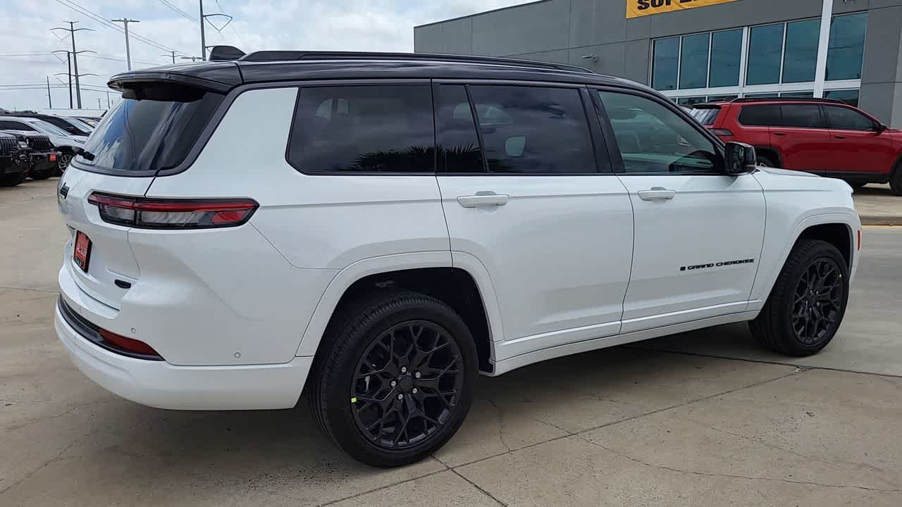 Thumbnail: 2026 Jeep Grand Cherokee - 8