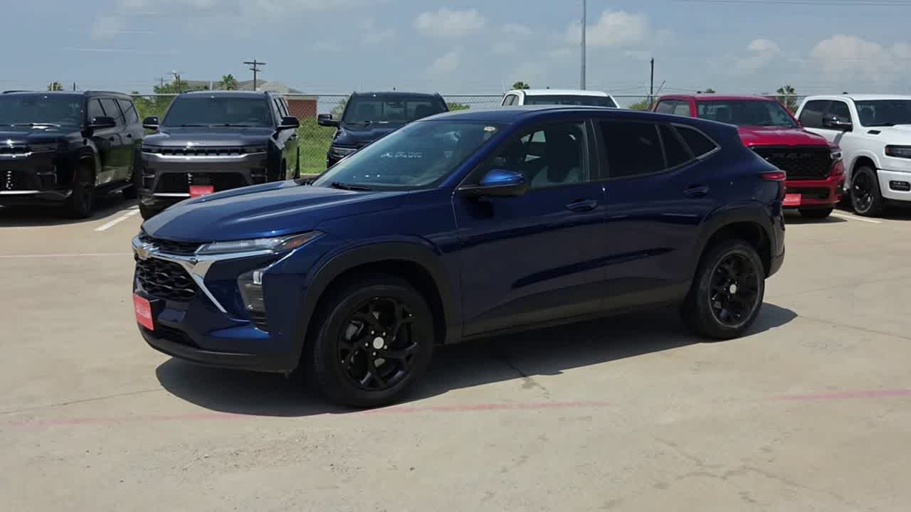 Thumbnail: 2024 Chevrolet Trax - 4