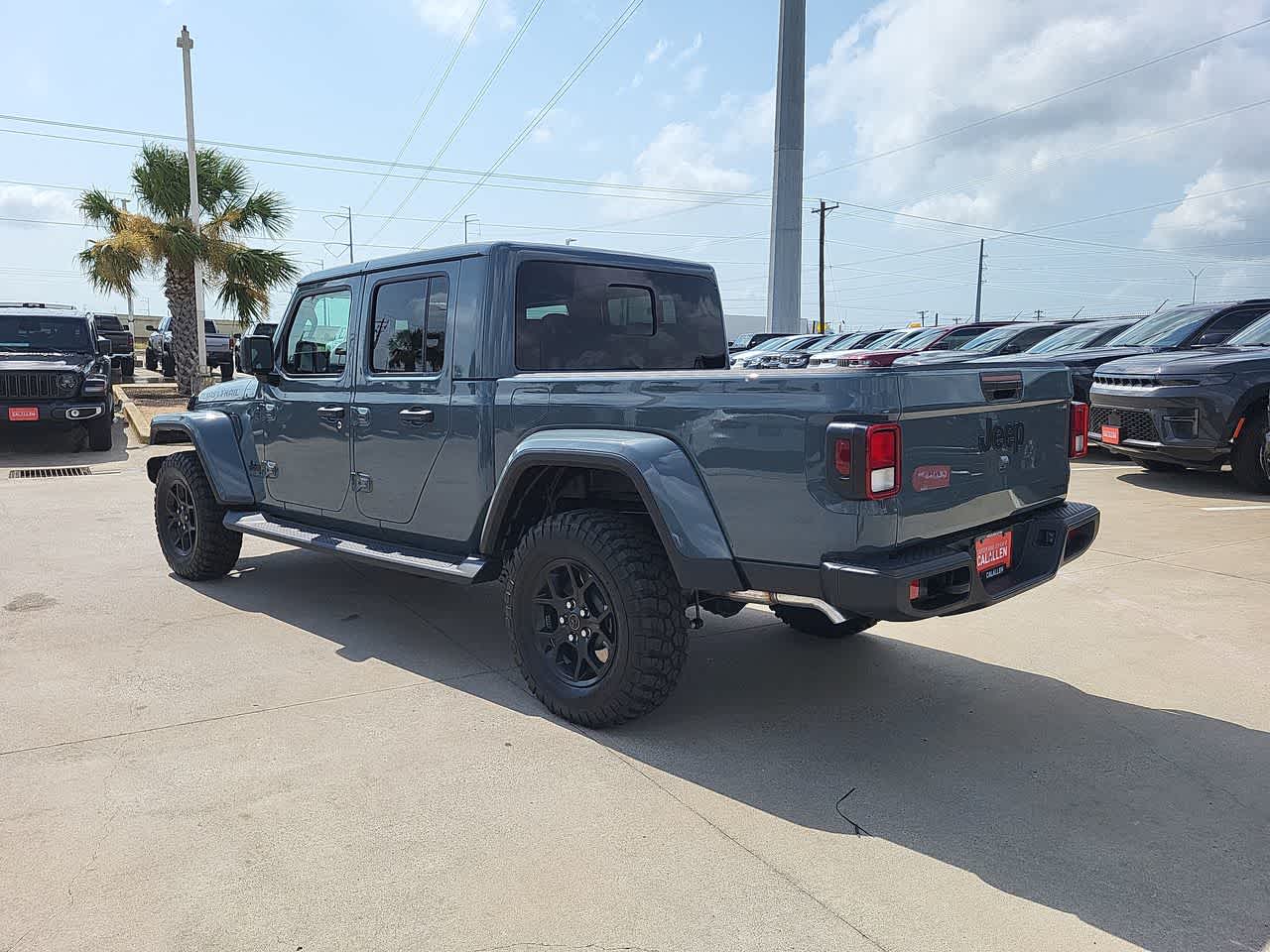 Thumbnail: 2026 Jeep Gladiator - 12