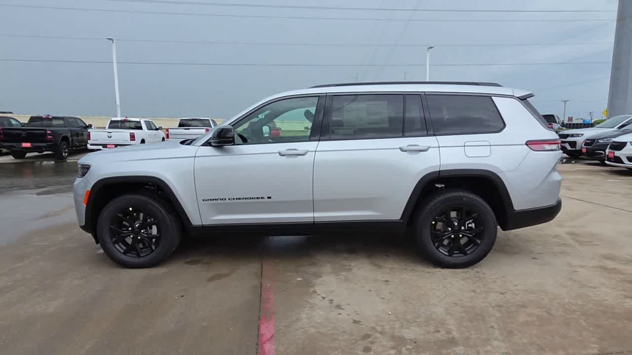 Thumbnail: 2026 Jeep Grand Cherokee - 5