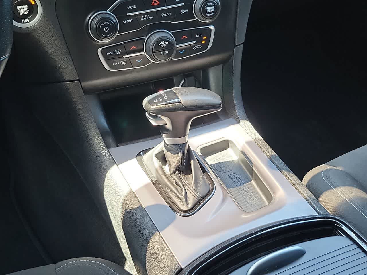 Thumbnail: 2022 Dodge Charger - 25