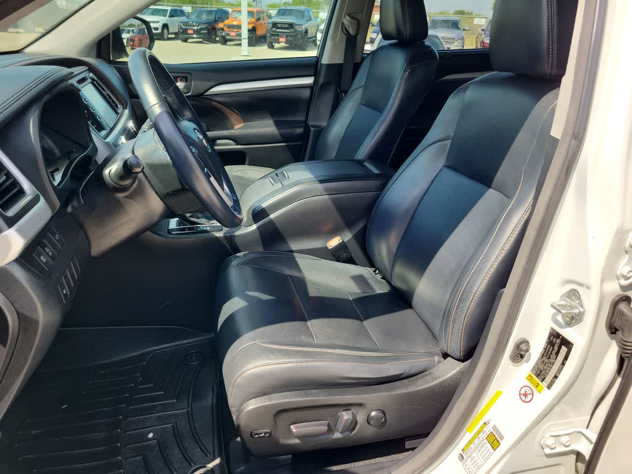 Thumbnail: 2018 Toyota Highlander - 19