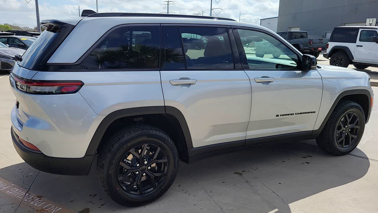 Thumbnail: 2026 Jeep Grand Cherokee - 8