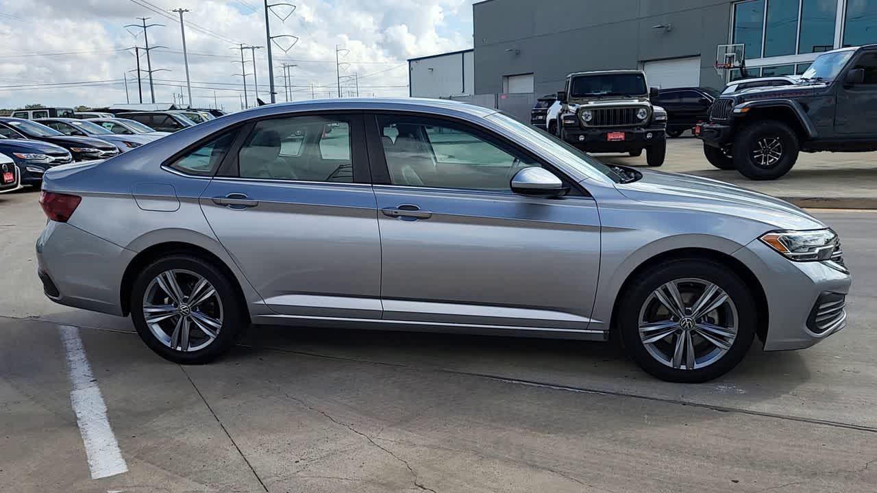 Thumbnail: 2024 Volkswagen Jetta - 9