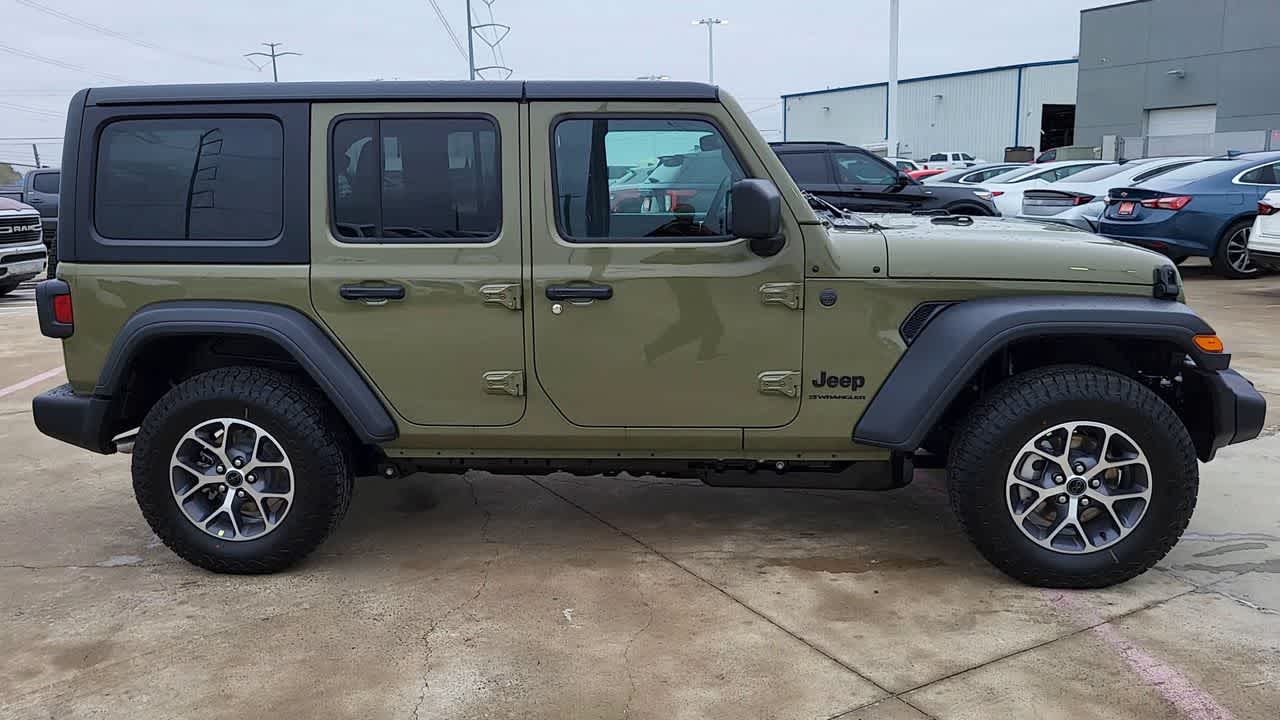 Thumbnail: 2026 Jeep Wrangler - 9