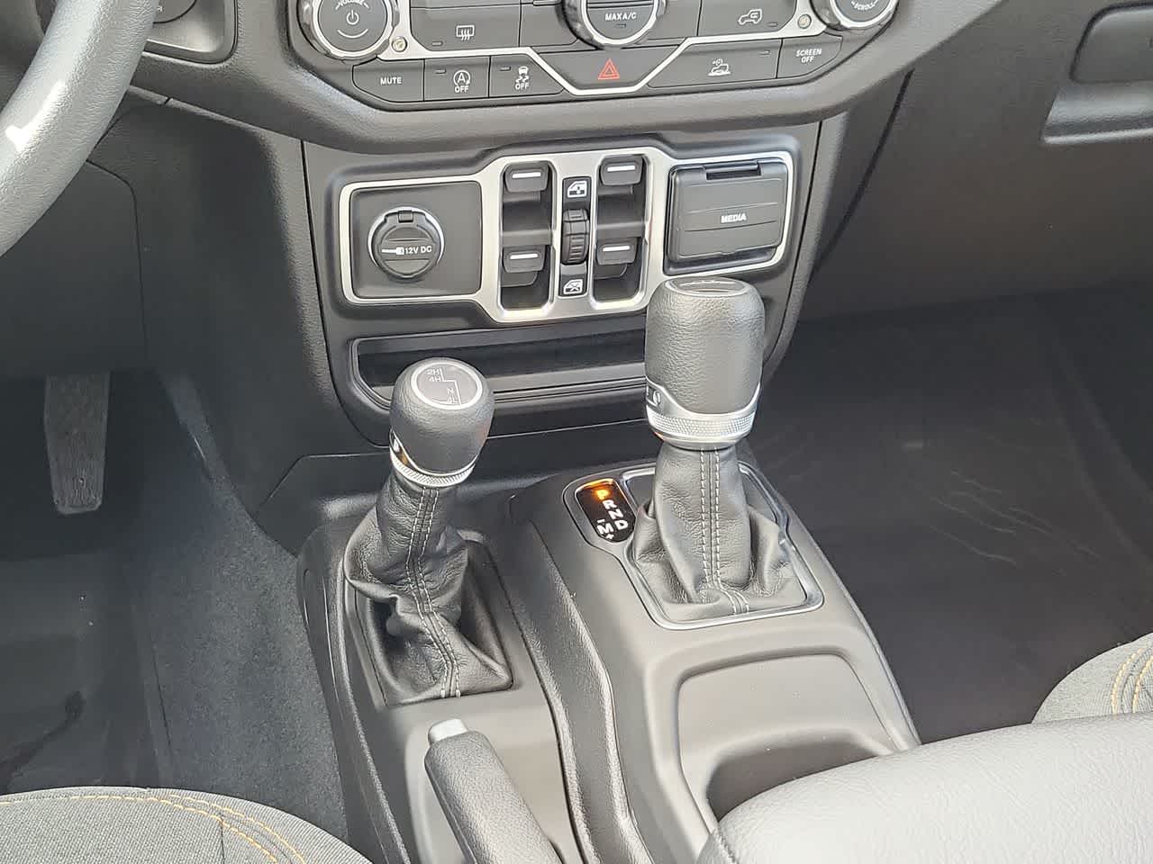 Thumbnail: 2026 Jeep Gladiator - 25