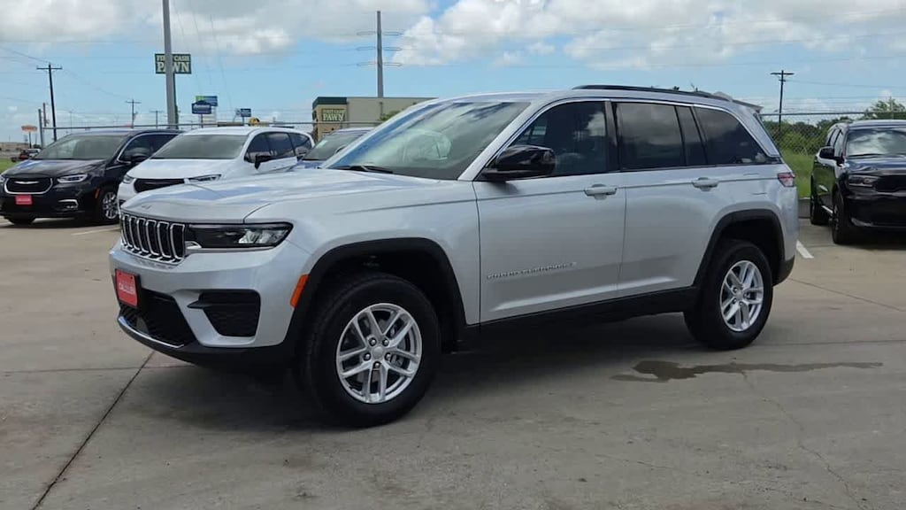 New 2026 Jeep Grand Cherokee LAREDO X 4X2 Sport Utility