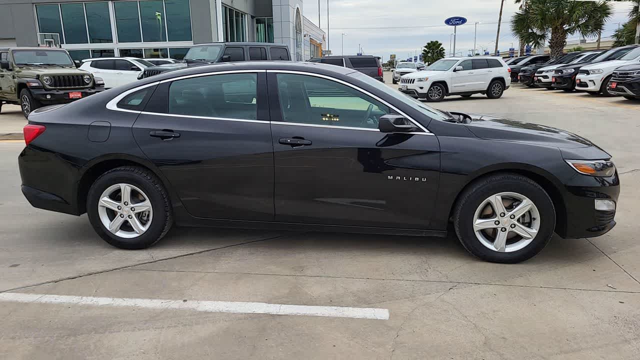 Thumbnail: 2024 Chevrolet Malibu - 9