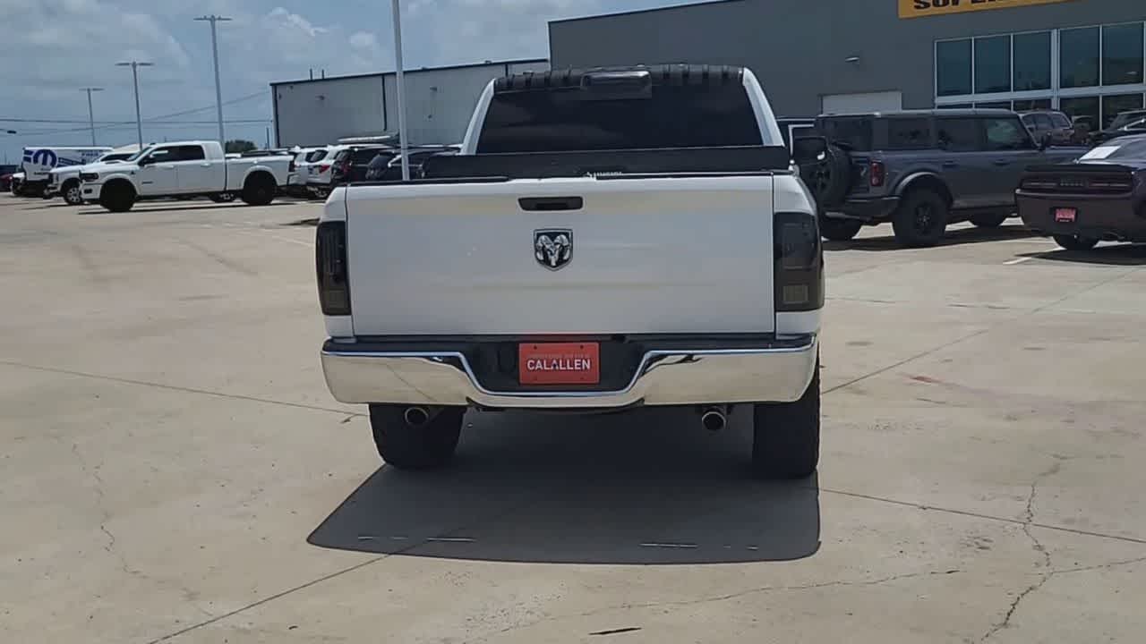Thumbnail: 2019 RAM 1500 Classic - 7