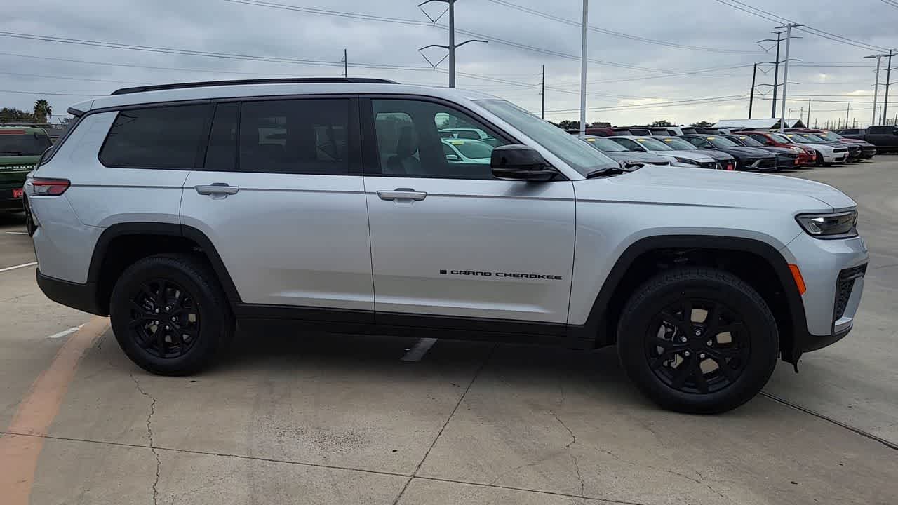 Thumbnail: 2026 Jeep Grand Cherokee - 9