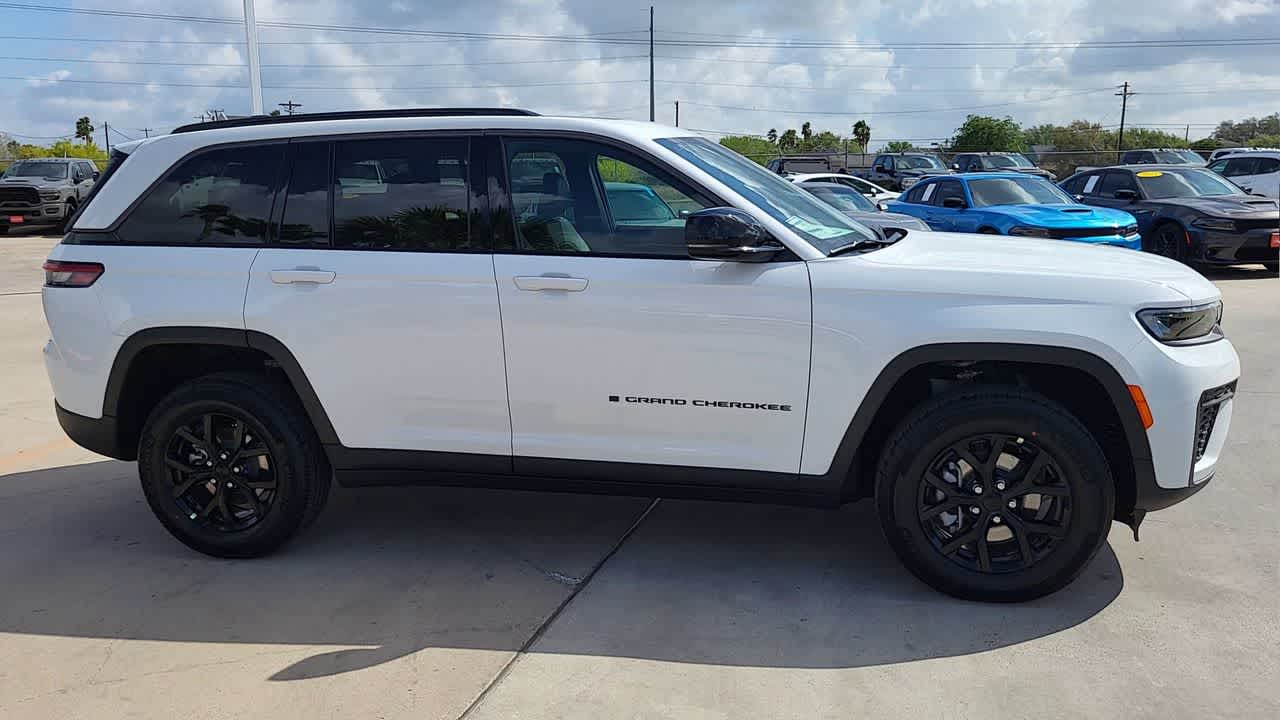 Thumbnail: 2026 Jeep Grand Cherokee - 9