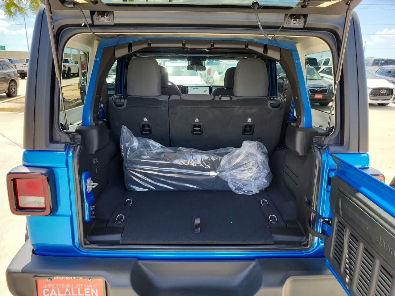 Thumbnail: 2025 Jeep Wrangler - 27