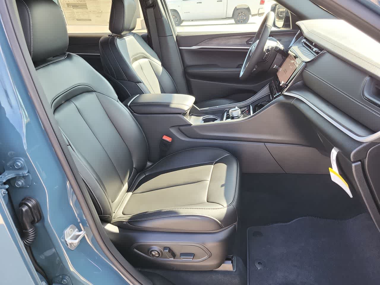 Thumbnail: 2026 Jeep Grand Cherokee - 22