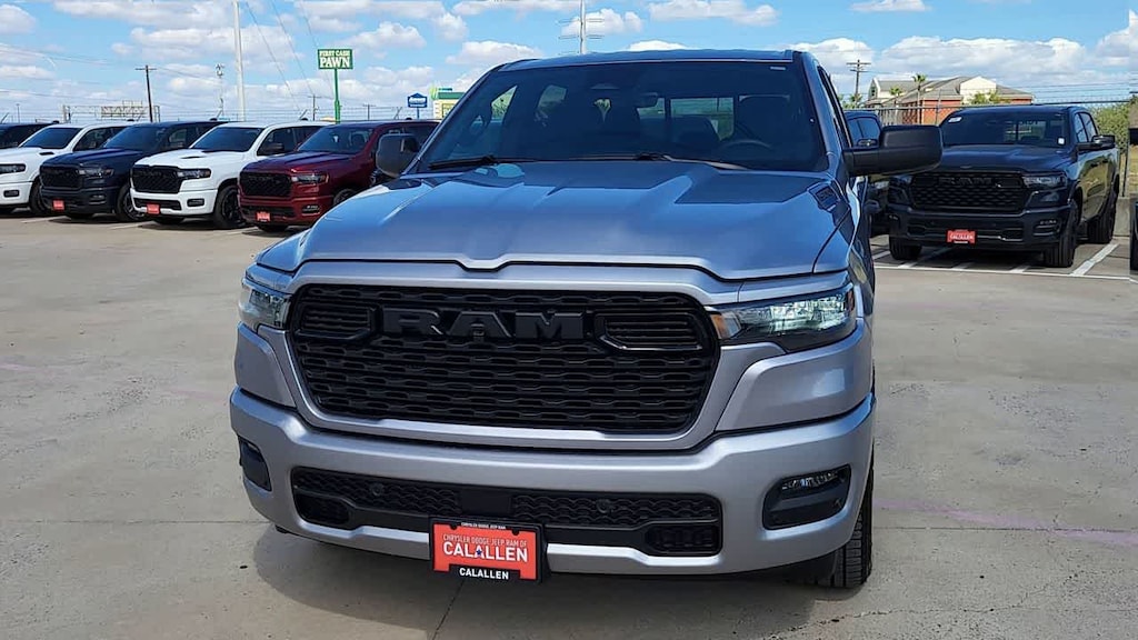 New 2025 Ram 1500 TRADESMAN CREW CAB 4X2 5'7 BOX Pickup