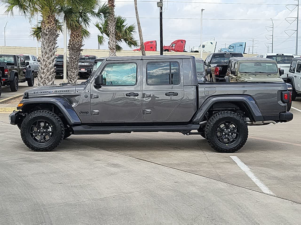 Thumbnail: 2026 Jeep Gladiator - 11