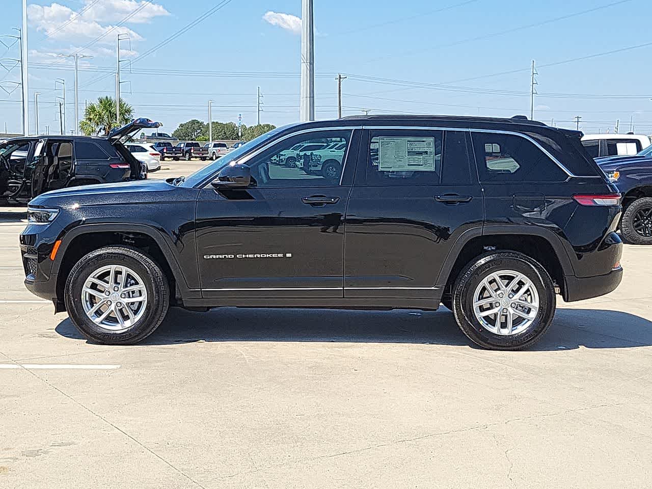 Thumbnail: 2025 Jeep Grand Cherokee - 11