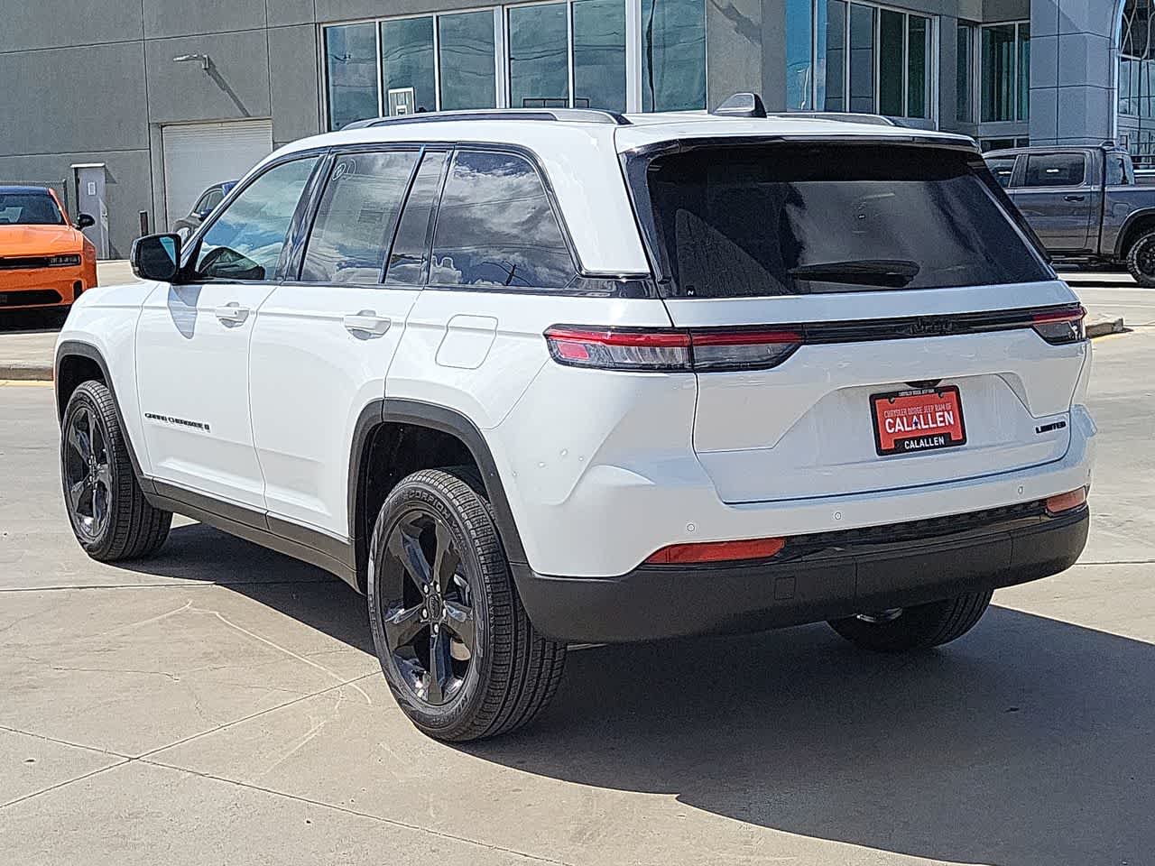 Thumbnail: 2025 Jeep Grand Cherokee - 12