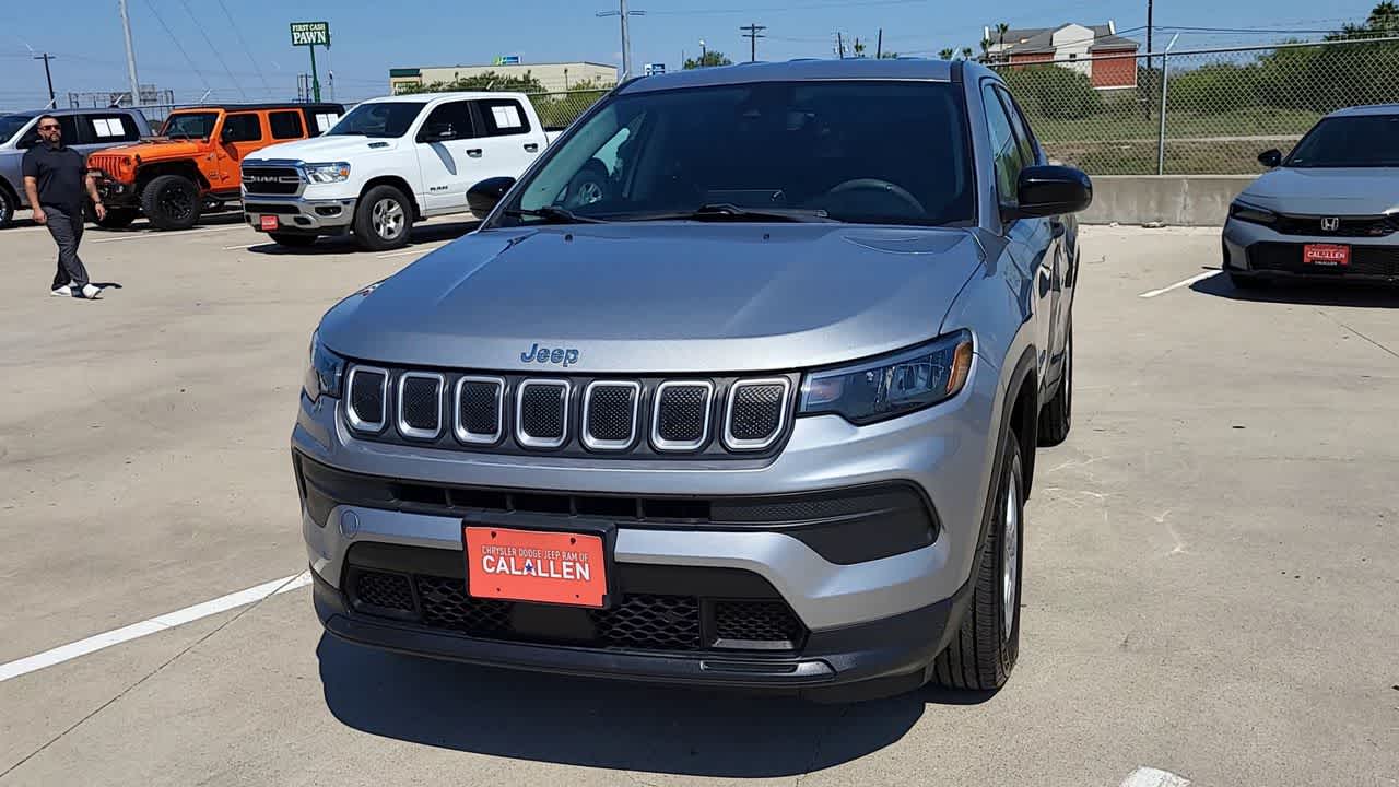 2022 Jeep Compass Sport photo 3