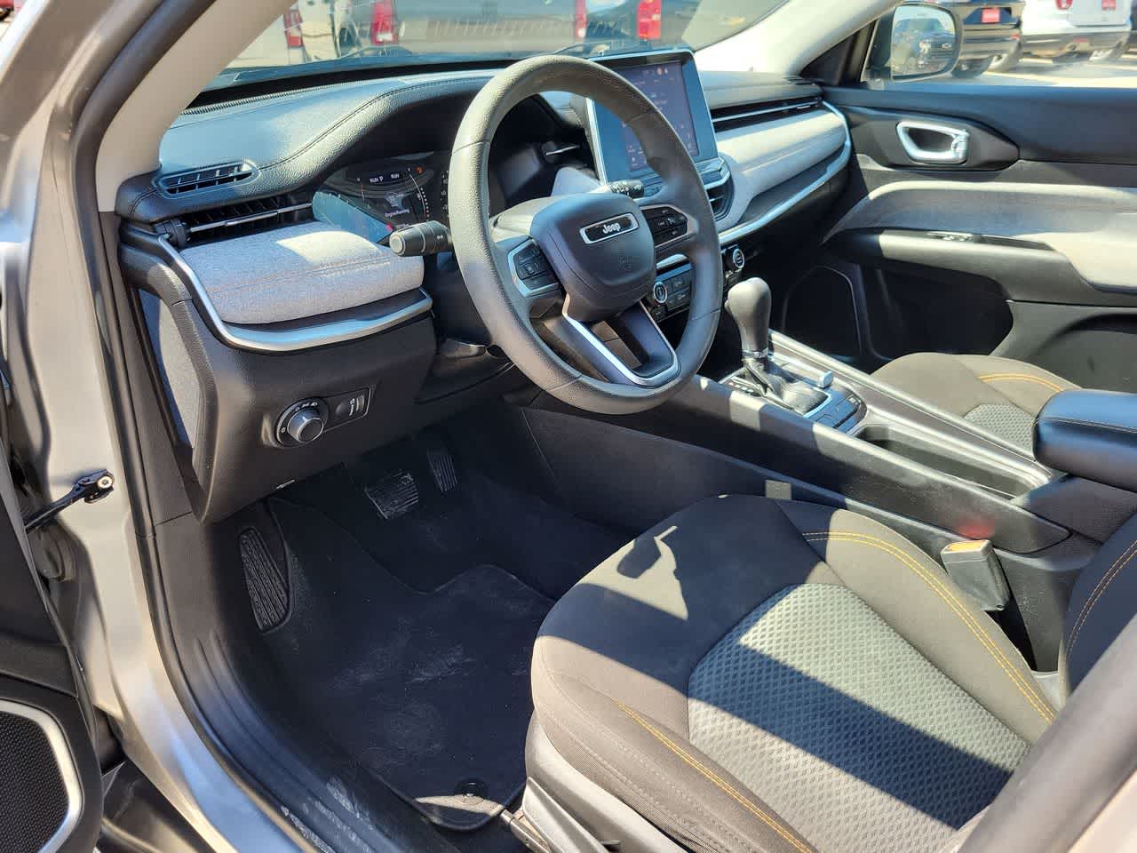 Thumbnail: 2022 Jeep Compass - 10