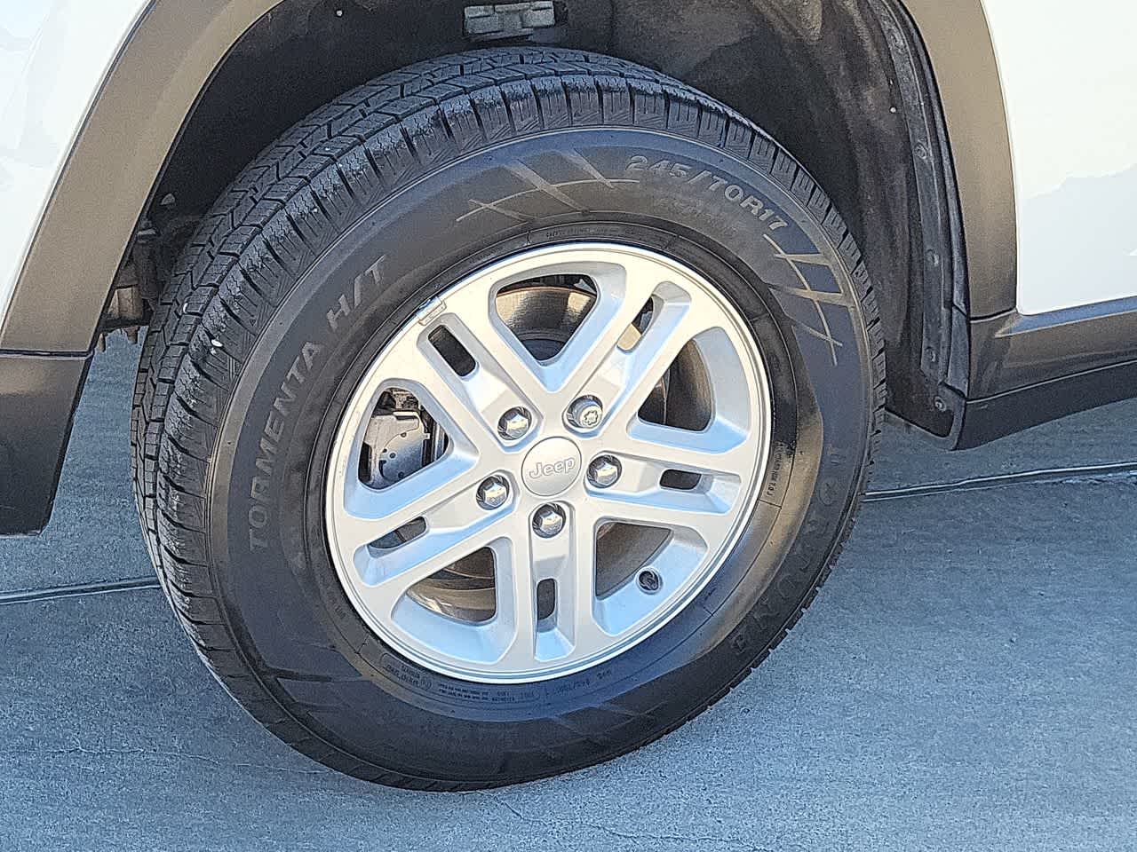 Thumbnail: 2023 Jeep Grand Cherokee - 16