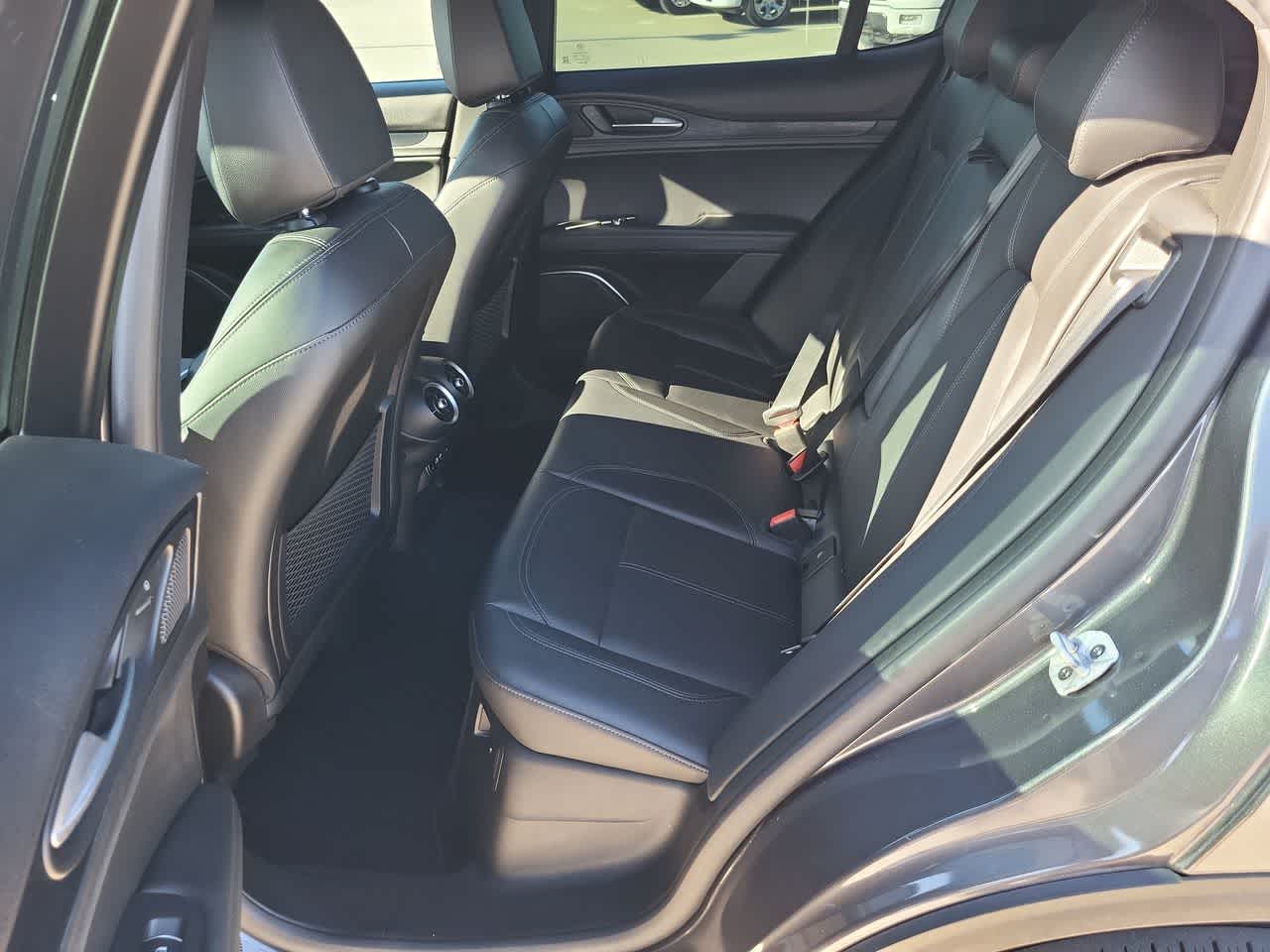 Thumbnail: 2023 Alfa Romeo Stelvio - 21